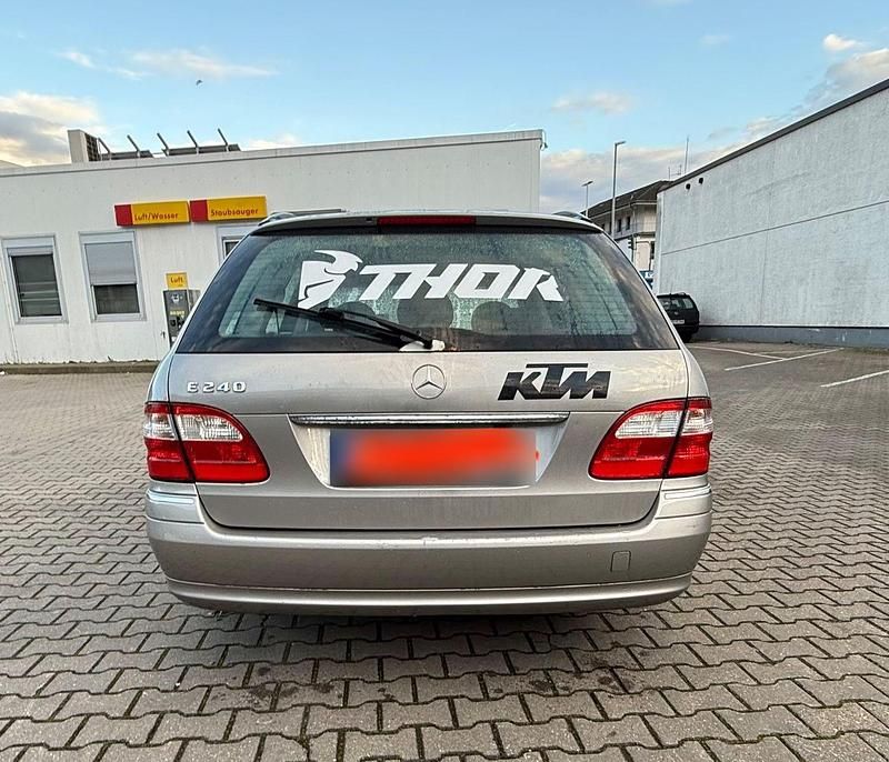 Gebraucht Mercedes E240 Elegance 177 PS (130 kW) 2003 Grau Kombi