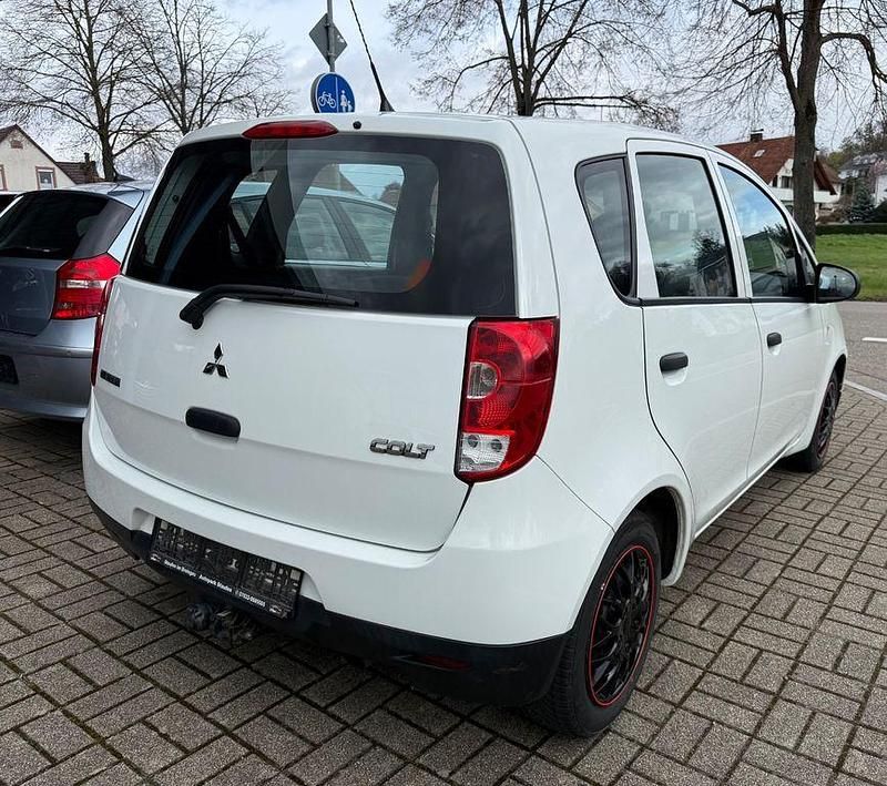 Gebraucht Mitsubishi Colt Inform 75 PS (55 kW) 2013 Weiß Limousine