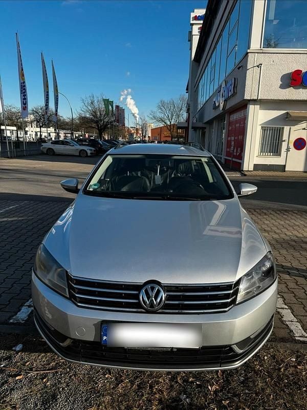Gebraucht VW Passat 140 PS (102 kW) 2011 Silber Kombi