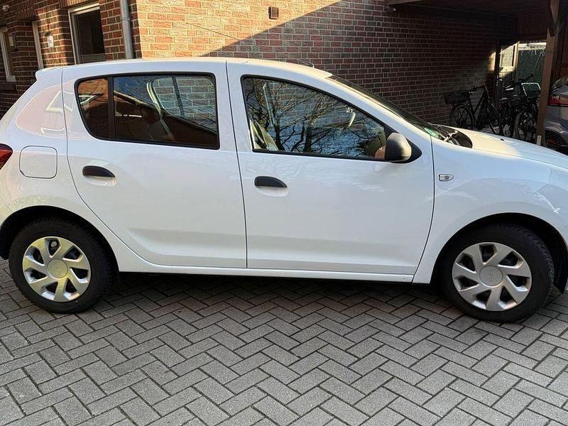 Gebraucht Dacia Sandero Essentiel 73 PS (53 kW) 2019 Weiß Limousine