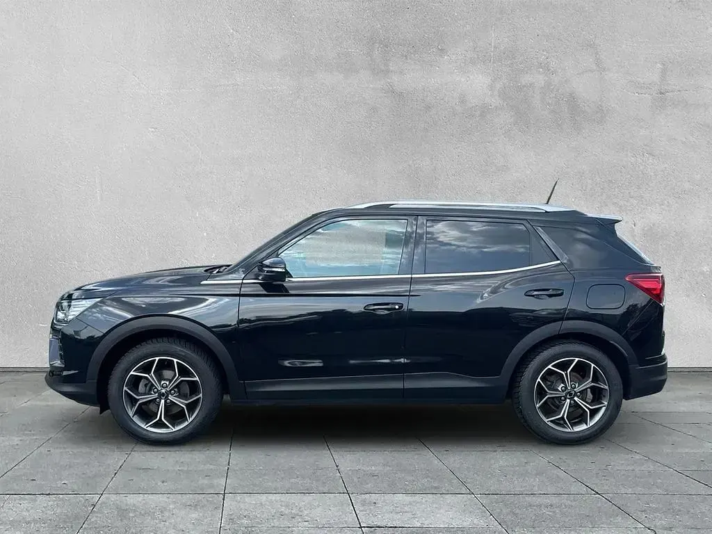 Gebraucht SsangYong Korando 163 PS (119 kW) 2023 Schwarz SUV