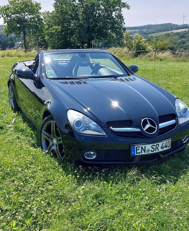 Schwarz Gebraucht 2010 Mercedes SLK200 2LOOK Edition Cabrio | 12.950 € (Fairer Preis) - Bild 1/4