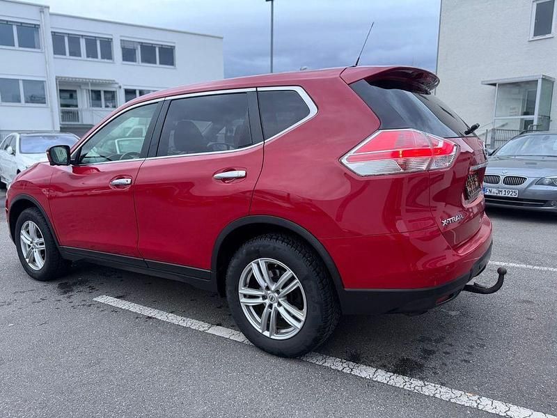 Gebraucht Nissan X-Trail Acenta 131 PS (96 kW) 2015 Rot SUV