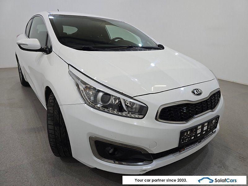 Gebraucht Kia ProCeed 110 PS (80 kW) 2015 Weiß Limousine