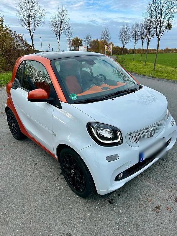 Weiß Gebraucht 2015 Smart ForTwo Coupé Edition #1 Kleinwagen | 8.499 € (Etwas zu teuer) - Bild 1/4