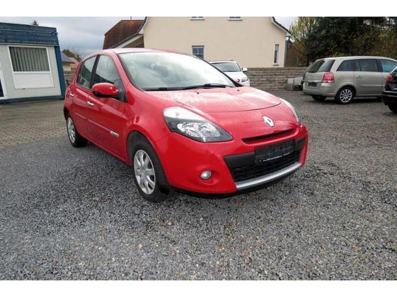 Hellrot Gebraucht 2011 Renault Clio III Dynamique Kleinwagen | 4.690 € (Fairer Preis) - Bild 1/4