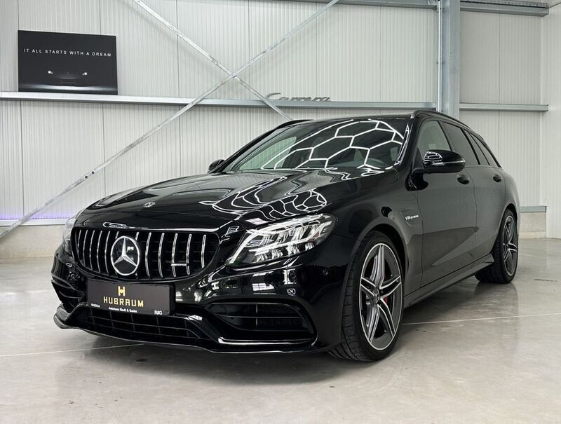 Obsidianschwarz metalliclack Gebraucht 2019 Mercedes C63 AMG AMG Kombi | 53.399 € (Etwas zu teuer) - Bild 1/4