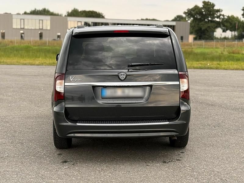 Second-hand Lancia Voyager 163 CP (119 kW) 2012 Gri Monovolum