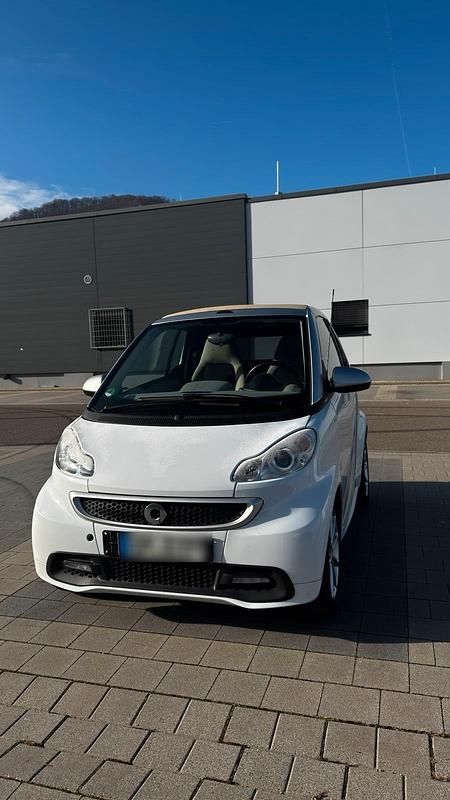 Weiß Gebraucht 2013 Smart ForTwo Cabrio Brabus Cabrio | 3.500 € (Superpreis) - Bild 1/4