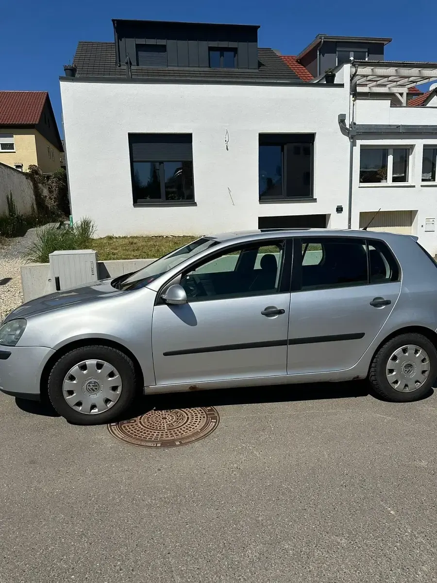 Gebraucht VW Golf V 105 PS (77 kW) 2005 Grau Kleinwagen