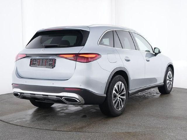 Silber / hightechsilber Gebraucht 2024 Mercedes GLC200 Advanced Plus SUV | 52.870 € (Guter Preis) - Bild 1/4