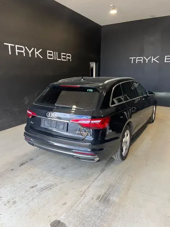 Gebraucht Audi A4 Advanced 190 PS (139 kW) 2020 Schwarz Kombi