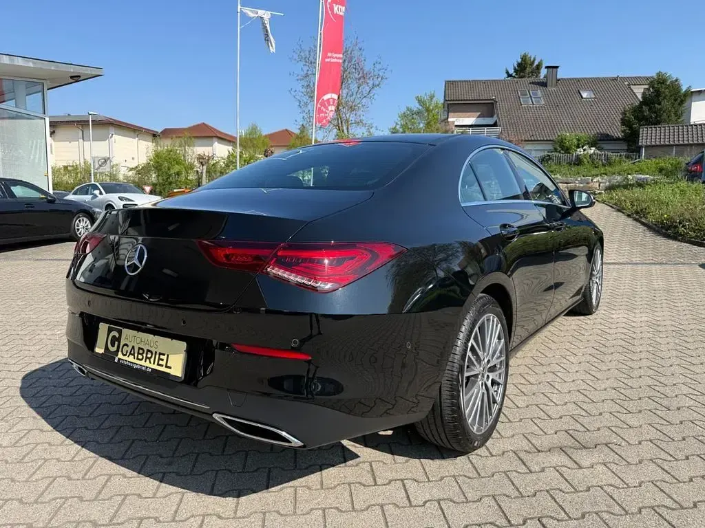 Gebraucht Mercedes CLA200 150 PS (110 kW) 2022 Schwarz Limousine