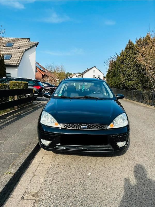 Second-hand Ford Focus 115 CP (84 kW) 2004 Negru Break