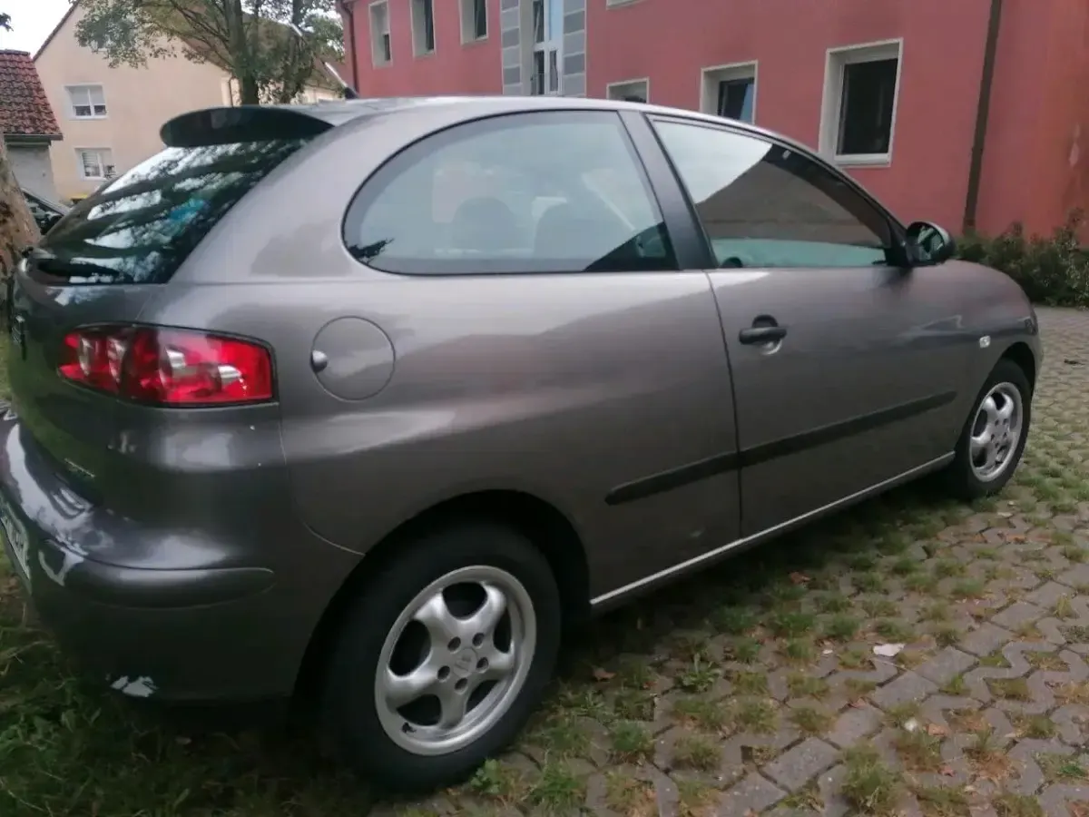 Gebraucht Seat Ibiza 75 PS (55 kW) 2002 Silber Kleinwagen