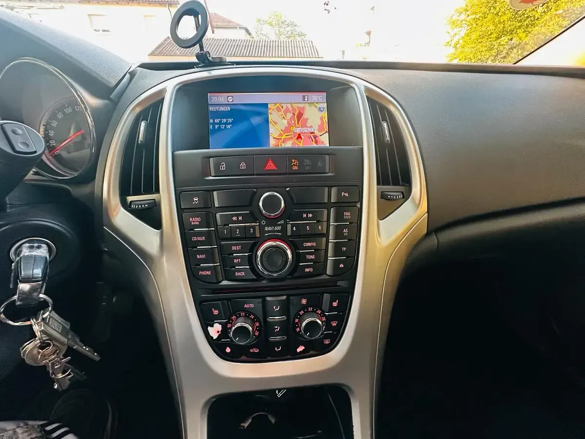 Gebraucht Opel Astra 140 PS (102 kW) 2013 Grau Kombi
