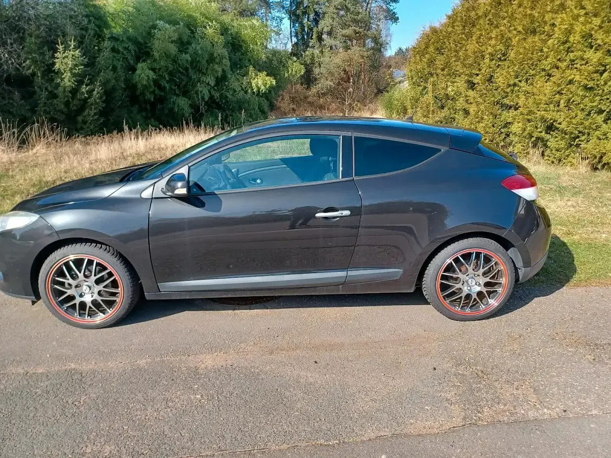 Gebraucht Renault Mégane Coupé 131 PS (96 kW) 2010 Schwarz Coupé
