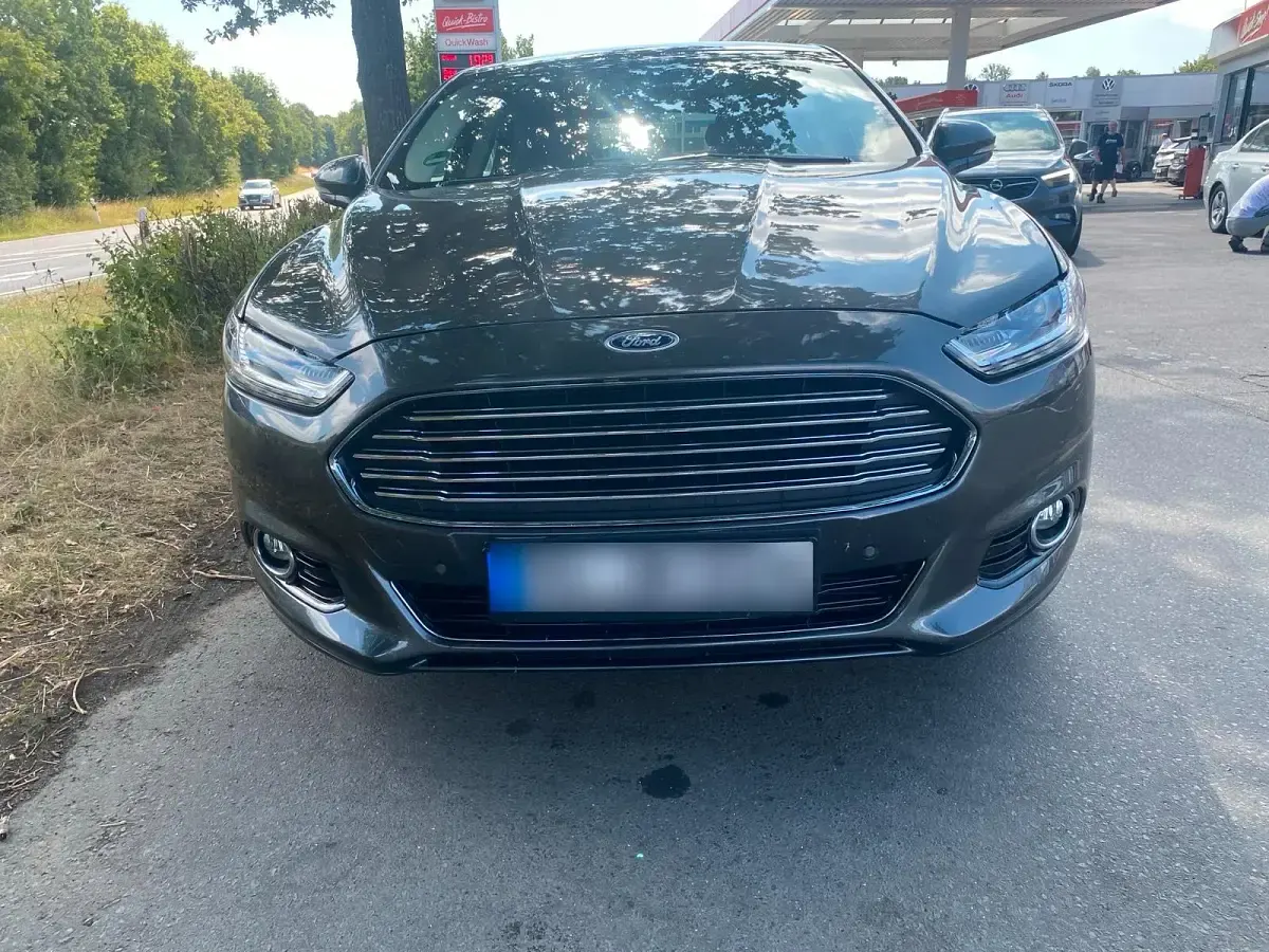 Gebraucht Ford Mondeo 170 PS (125 kW) 2015 Grau Limousine