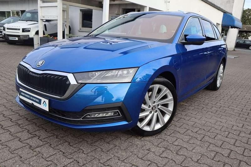Race blue metallic Gebraucht 2022 Skoda Octavia Style Kombi | 21.990 € (Fairer Preis) - Bild 1/2