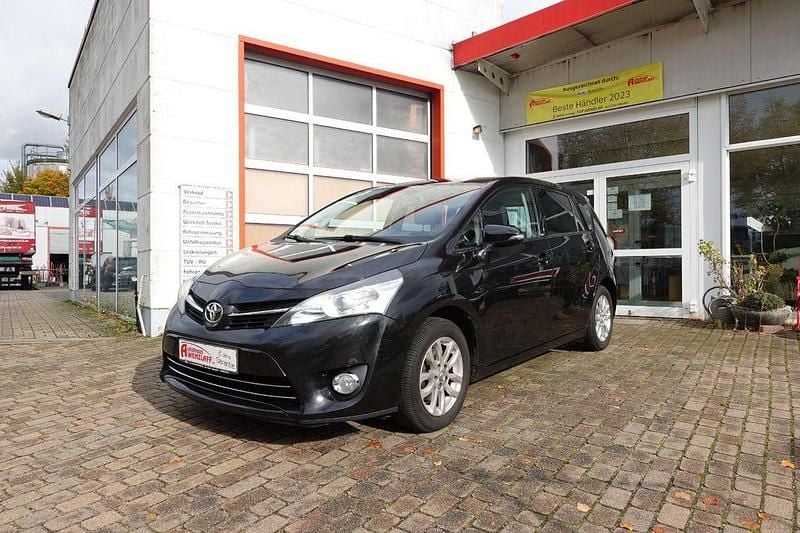 Schwarz Gebraucht 2016 Toyota Verso Edition-S Van / Kleinbus | 12.500 € (Guter Preis) - Bild 1/4