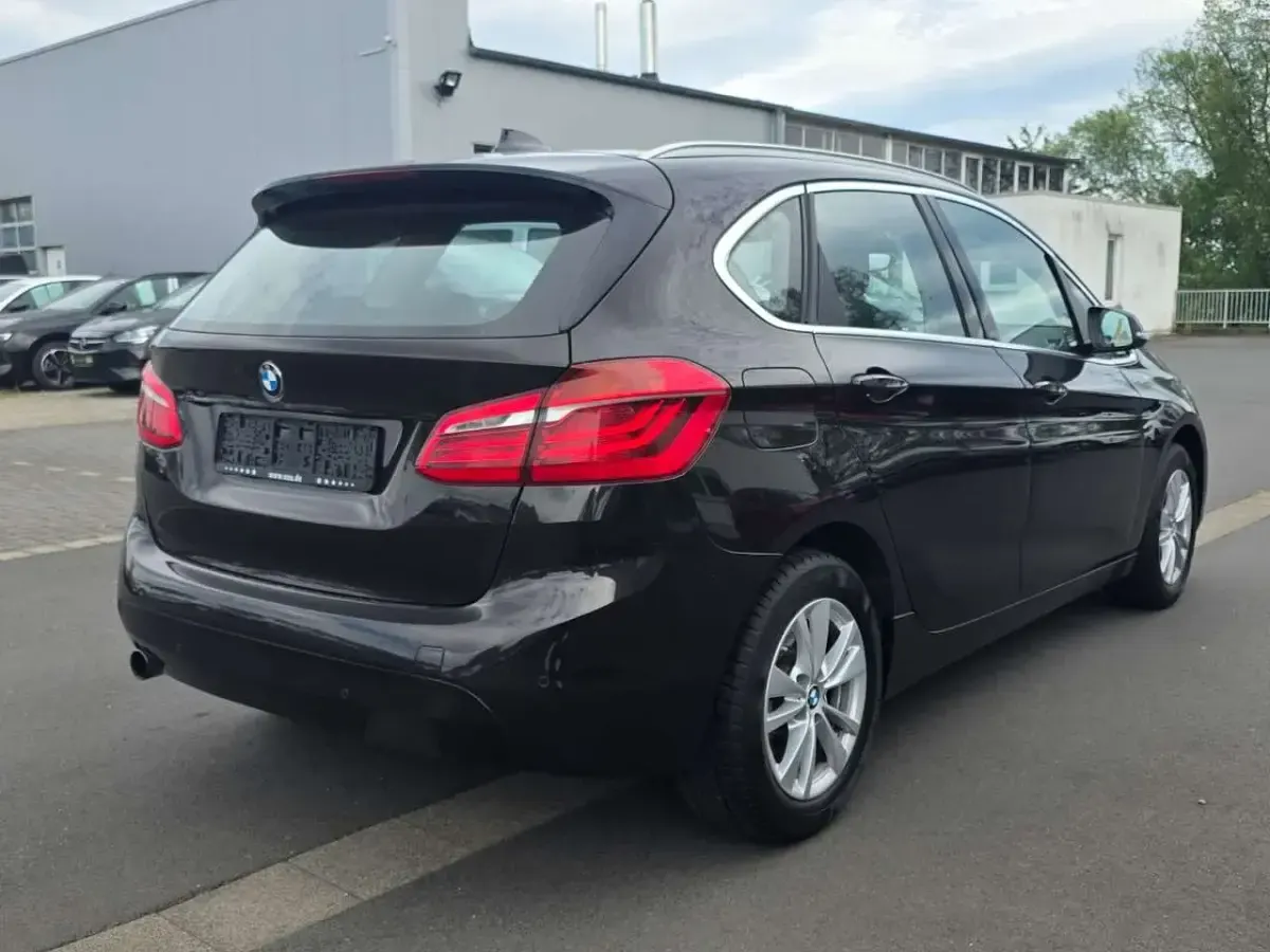 Gebraucht BMW 218 Active Tourer Advantage 136 PS (100 kW) 2018 Sparkling brown metallic Van / Kleinbus