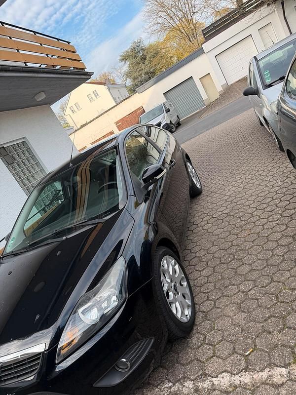 Second-hand Ford Focus 102 CP (75 kW) 2009 Negru Hatchback