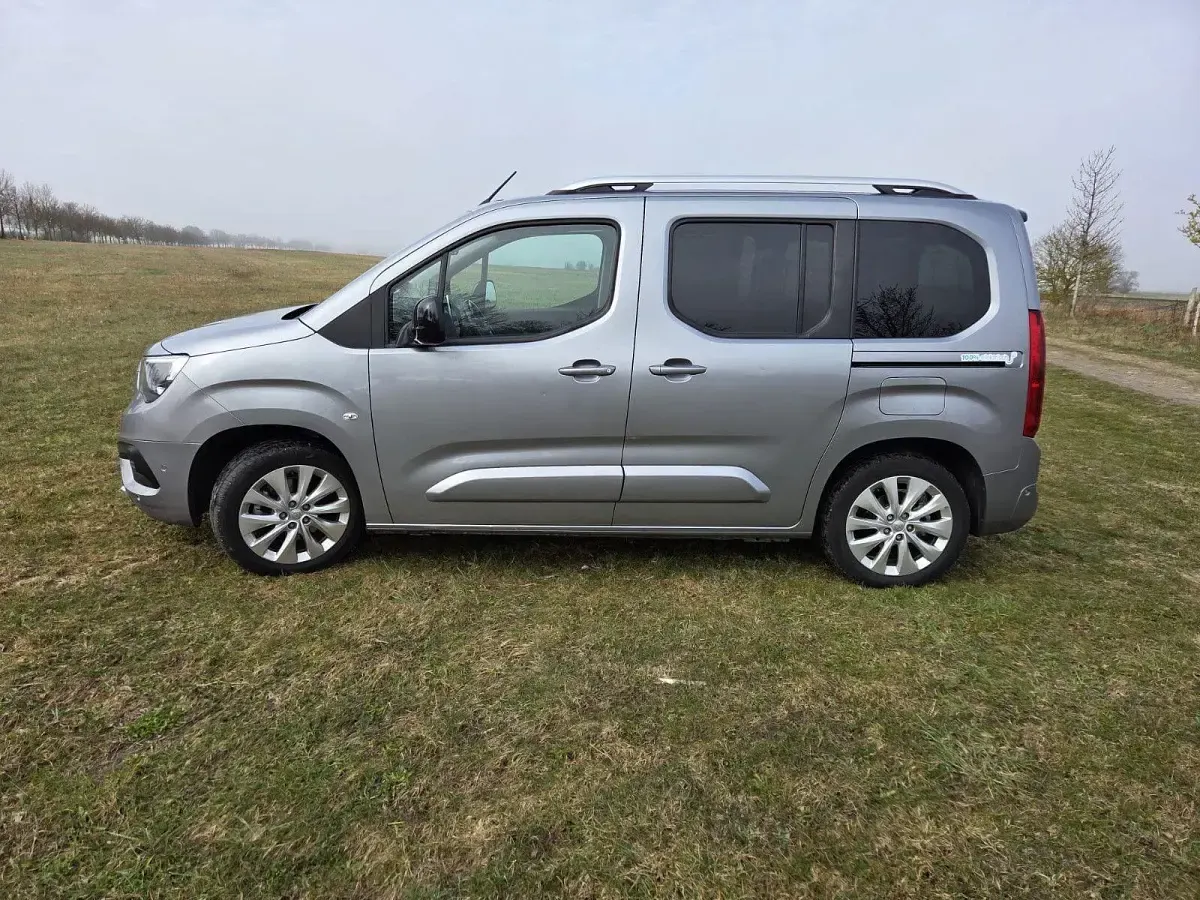 Gebraucht Opel Combo-e Life Ultimate 56 kW (77 PS) 2022 Silber Van / Kleinbus