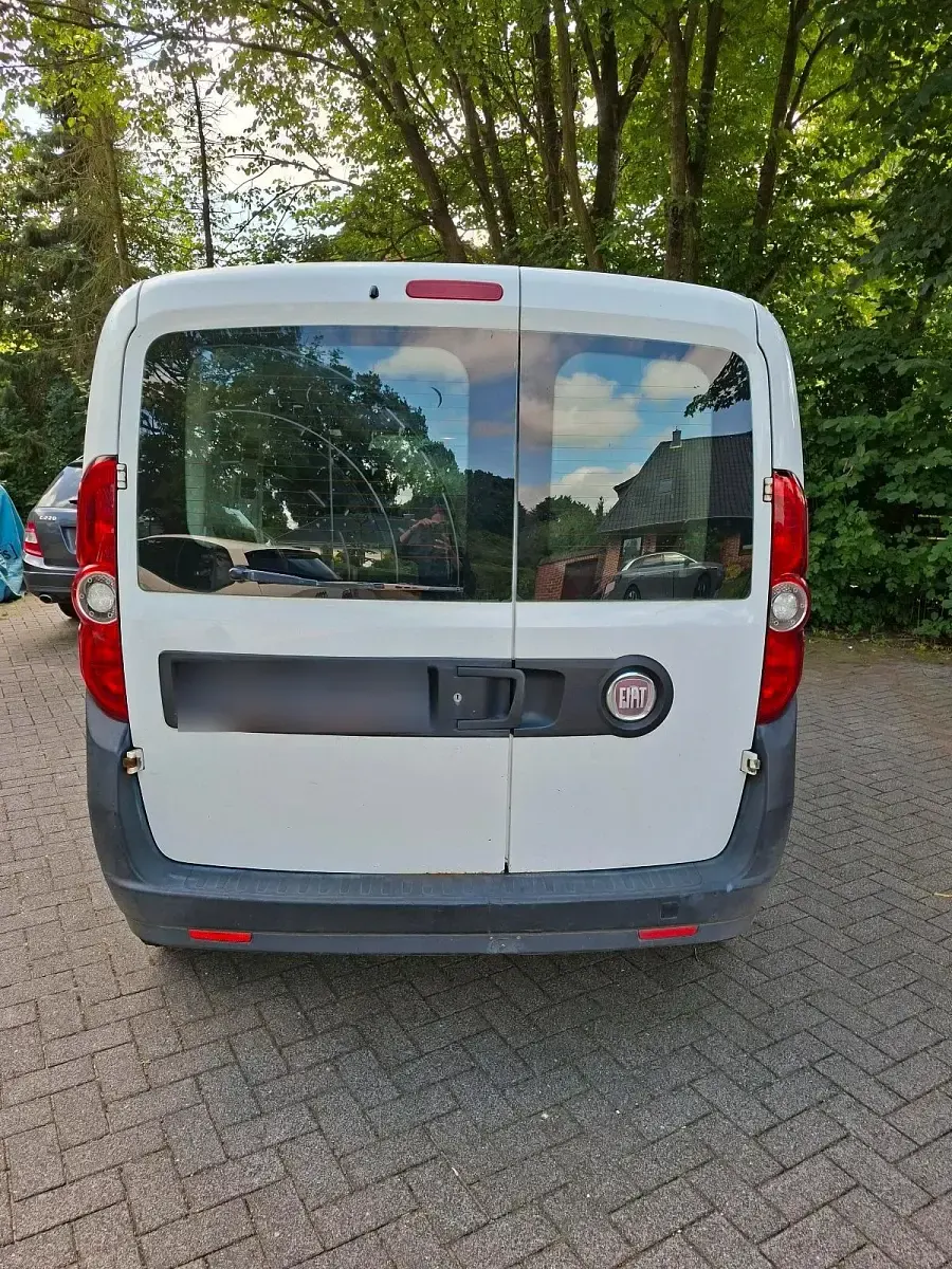 Gebraucht Fiat Doblò 95 PS (69 kW) 2010 Weiß Van / Kleinbus