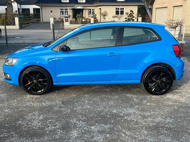 Gebraucht VW Polo 90 PS (66 kW) 2014 Blau Kleinwagen