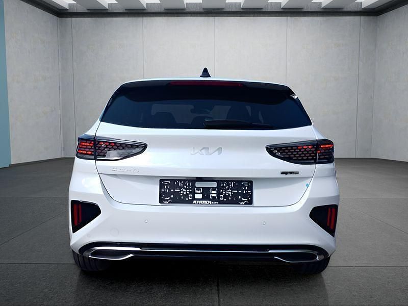Neu Kia Ceed GT GT 140 PS (102 kW) 2025 Weiß Kleinwagen