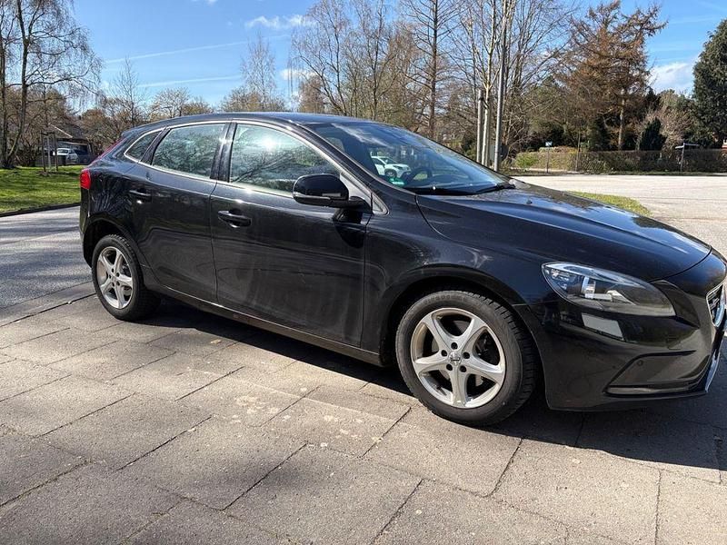Gebraucht Volvo V40 You! 120 PS (88 kW) 2016 Schwarz Limousine