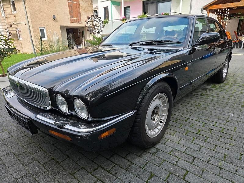 Schwarz Gebraucht 1998 Jaguar XJ8 Limousine | 8.888 € (Superpreis) - Bild 1/4
