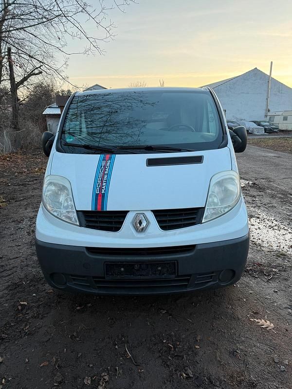 Gebraucht Renault Trafic 115 PS (84 kW) 2011 Weiß Van / Kleinbus