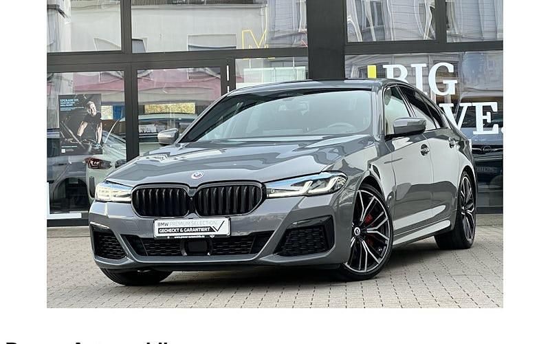 Gebraucht BMW M550 Shadowline 530 PS (389 kW) 2022 Grau Limousine