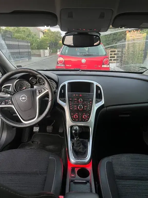 Gebraucht Opel Astra Edition 120 PS (88 kW) 2015 Weiß Limousine
