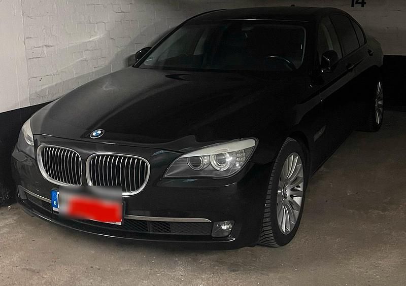 Schwarz Gebraucht 2012 BMW 730 Limousine | 14.500 € (Guter Preis) - Bild 1/4
