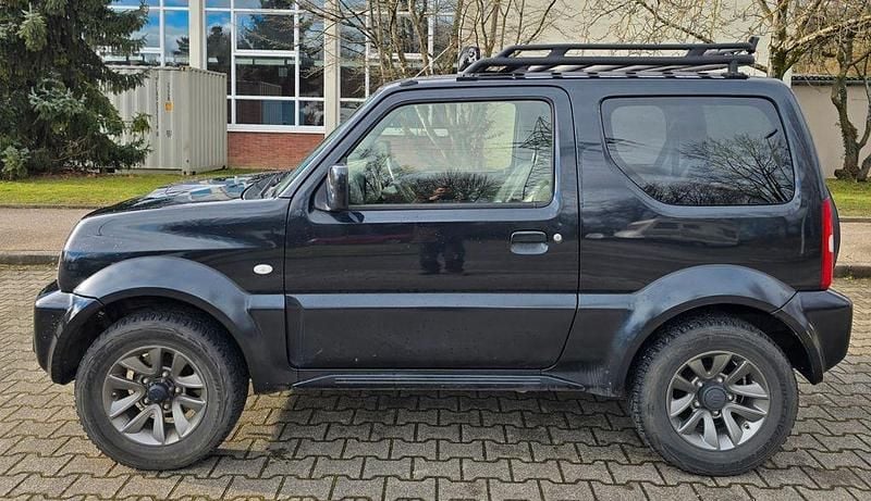 Schwarz Gebraucht 2016 Suzuki Jimny Style SUV | 16.700 € (Fairer Preis) - Bild 1/4