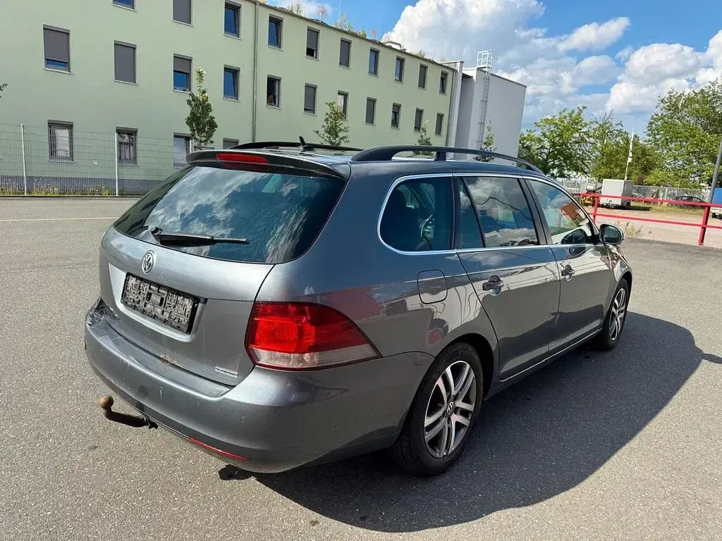 Gebraucht VW Golf VI Trendline 105 PS (77 kW) 2011 Grau Kombi