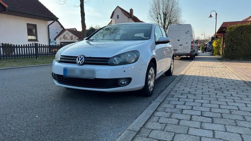 Weiß Gebraucht 2009 VW Golf VI Limousine | 5.500 € (Guter Preis) - Bild 1/4