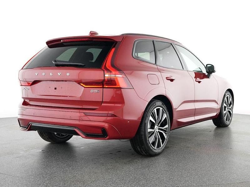 Gebraucht Volvo XC60 Plus 250 PS (183 kW) 2025 Rot SUV