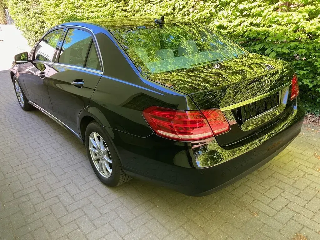 Gebraucht Mercedes E250 Elegance 211 PS (155 kW) 2013 Schwarz Limousine