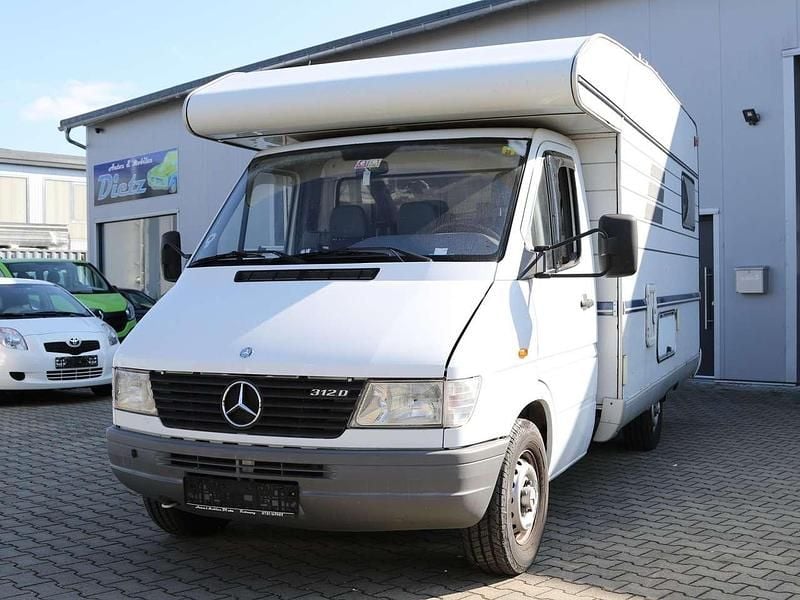 Używany Mercedes Sprinter 122 KM (89 kW) 1997 Biały Van