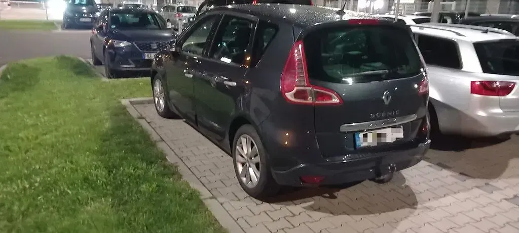 Gebraucht Renault Scenic E-Tech Bose Edition 131 PS (96 kW) 2011 Blau Van / Kleinbus