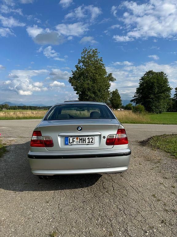 Second-hand BMW 325 192 CP (141 kW) 2003 Argintiu Berlinǎ