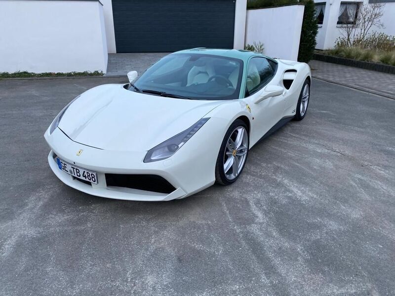 Weiß Gebraucht 2017 Ferrari 488 Cabrio | 314.999 € - Bild 1/4