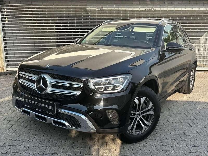 Schwarz Gebraucht 2020 Mercedes GLC200 Exclusive SUV | 39.500 € (Fairer Preis) - Bild 1/4
