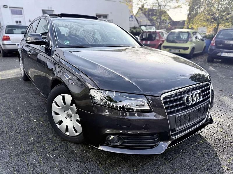 Grau Gebraucht 2009 Audi A4 Sport Kombi | 6.699 € (Fairer Preis) - Bild 1/4