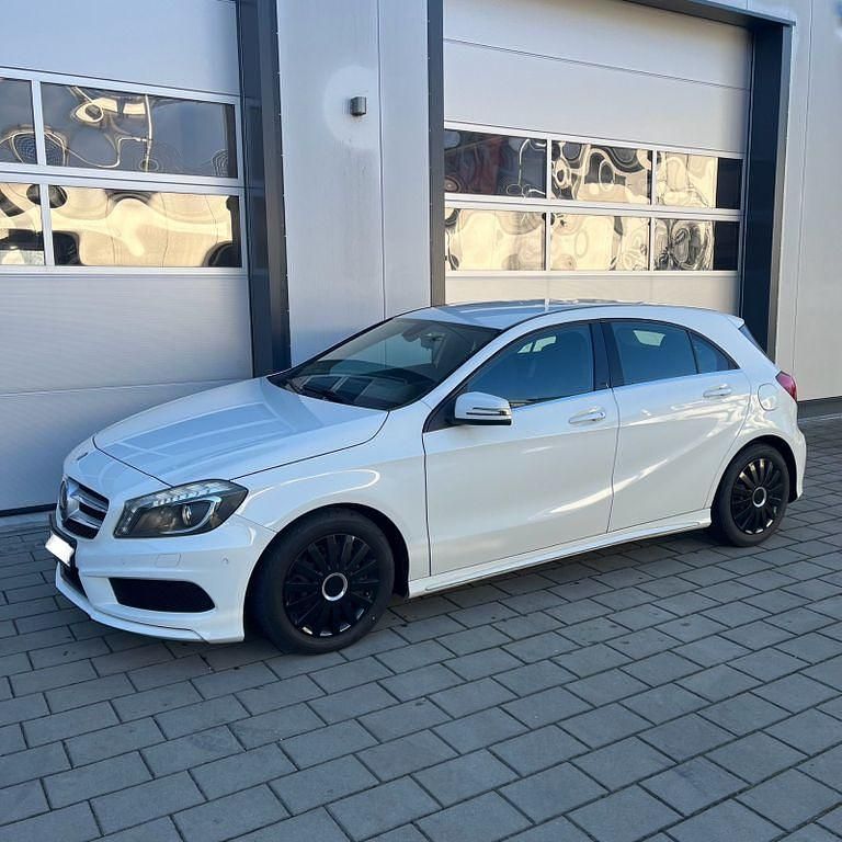 Weiß Gebraucht 2014 Mercedes A180 AMG line Limousine | 15.500 € (Teuer) - Bild 1/4