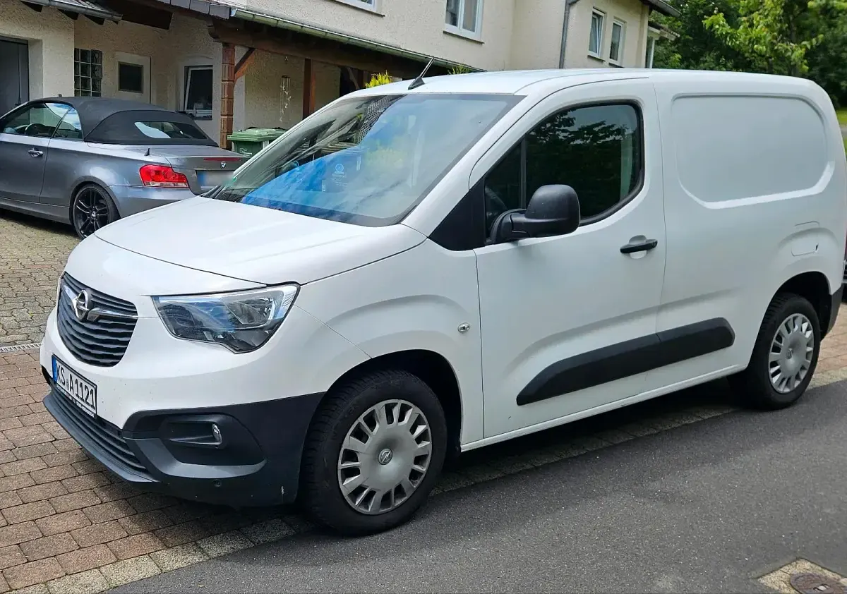 Gebraucht Opel Combo 102 PS (75 kW) 2019 Weiß Van / Kleinbus
