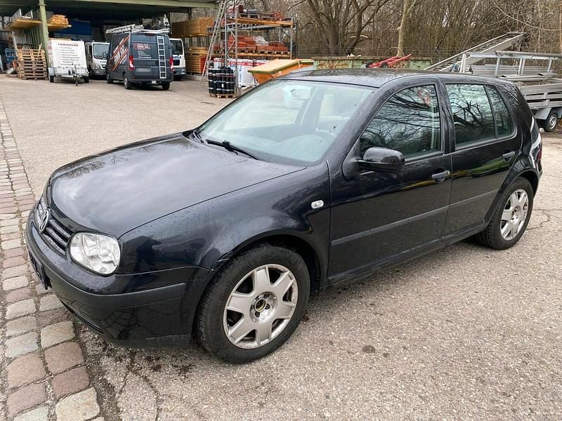 Gebraucht VW Golf IV 75 PS (55 kW) 2001 Schwarz Kleinwagen